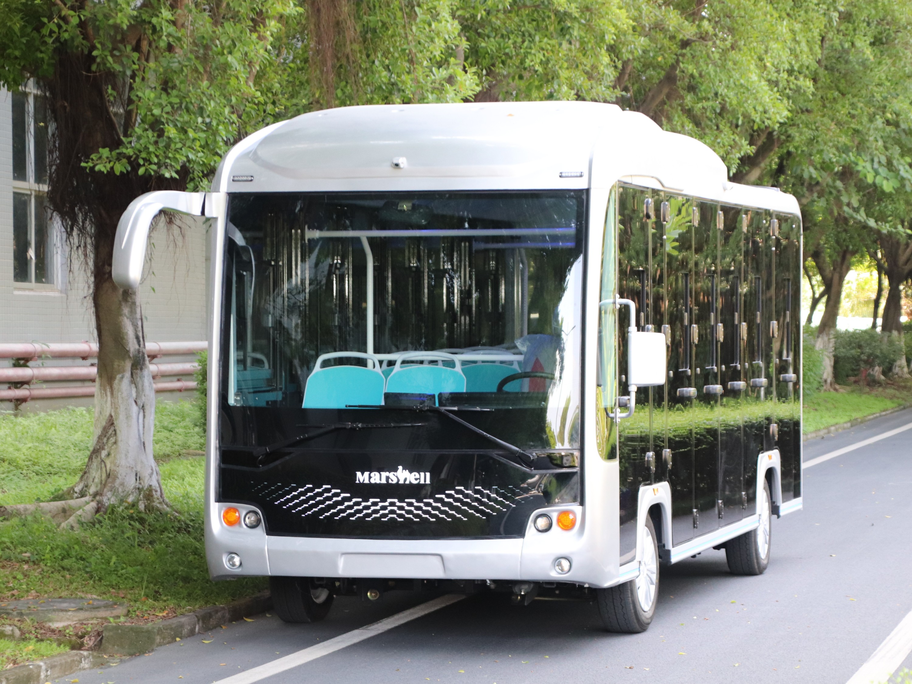 二十三座封閉電動觀光車