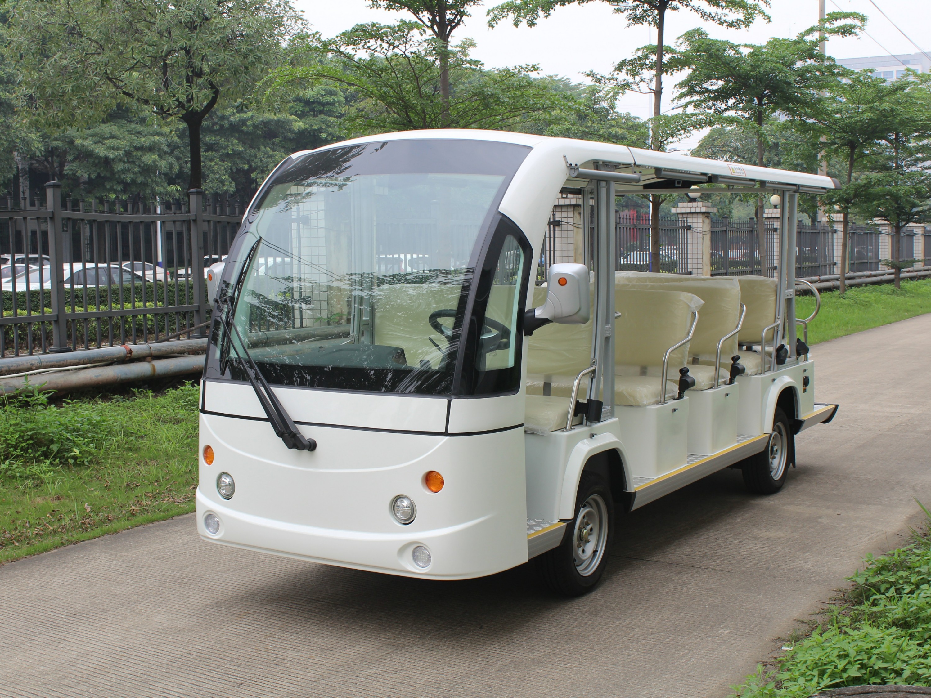 十四座電動(dòng)觀光車DN-14M-2
